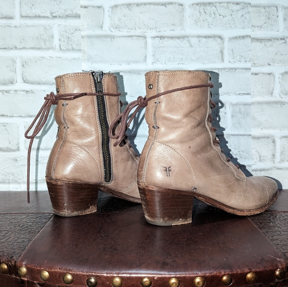 Frye Courtney Tan Brown Antique Style Lace Up Boots size 7 - Picture 7 of 14